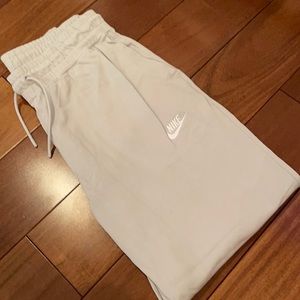 Nike lightweight sweatpants